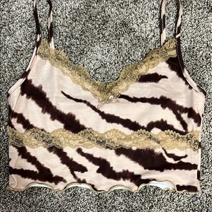 Y2K style brown crop top